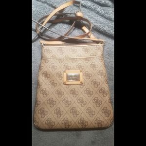 Guess Crossbody